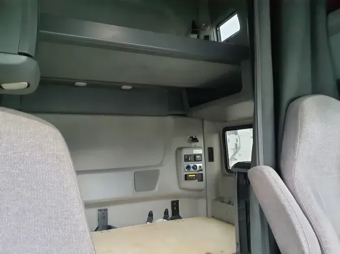 2020 NAVISTAR INTERNATIONAL LT625 SLPR CAB