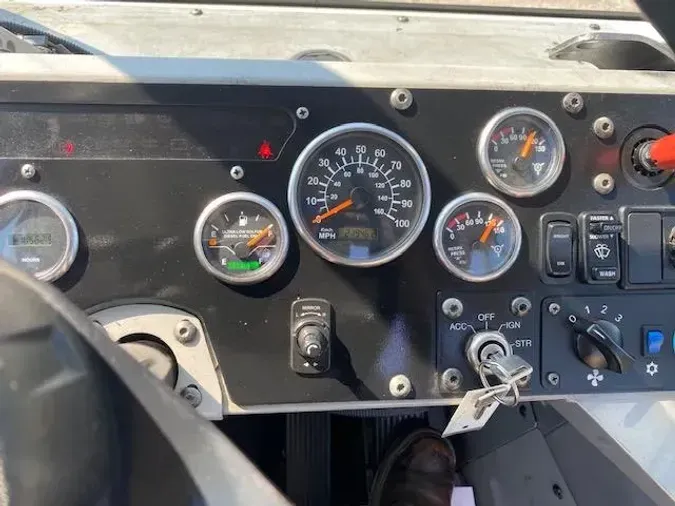 2021 AutoCar ACTT42