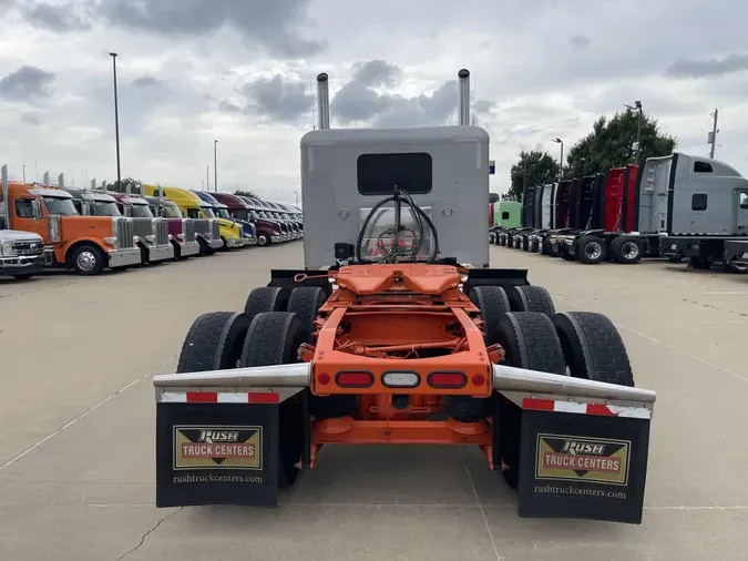 2022 Peterbilt 389