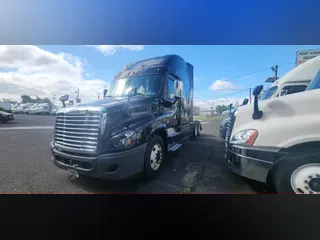 2019 FREIGHTLINER/MERCEDES CASCADIA 125