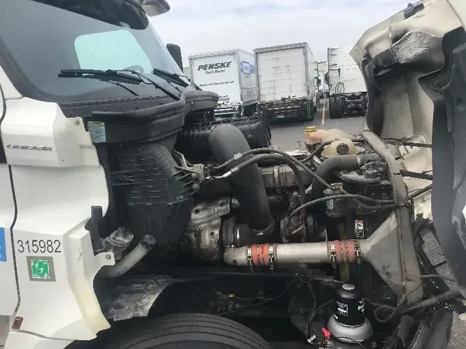 2018 Freightliner T12664ST