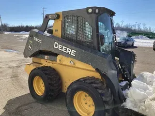 2017 John Deere 330G