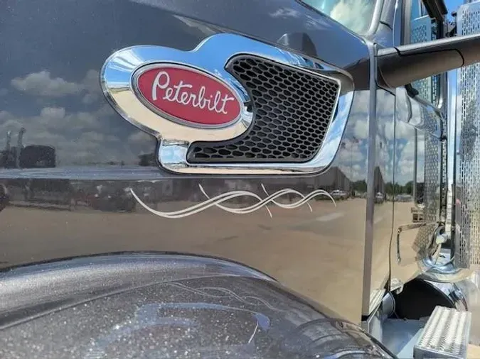 2023 Peterbilt 567