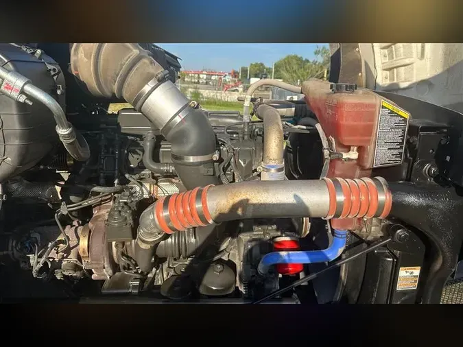 2022 KENWORTH T880