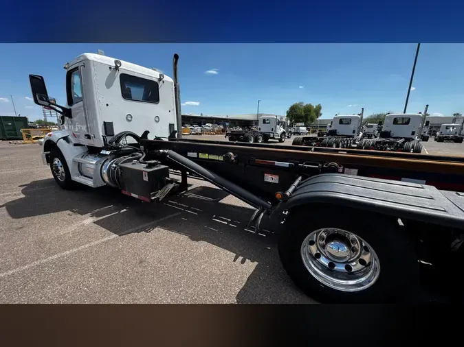 2020 Peterbilt 567d96213eae2080c7b558681da53c3177a