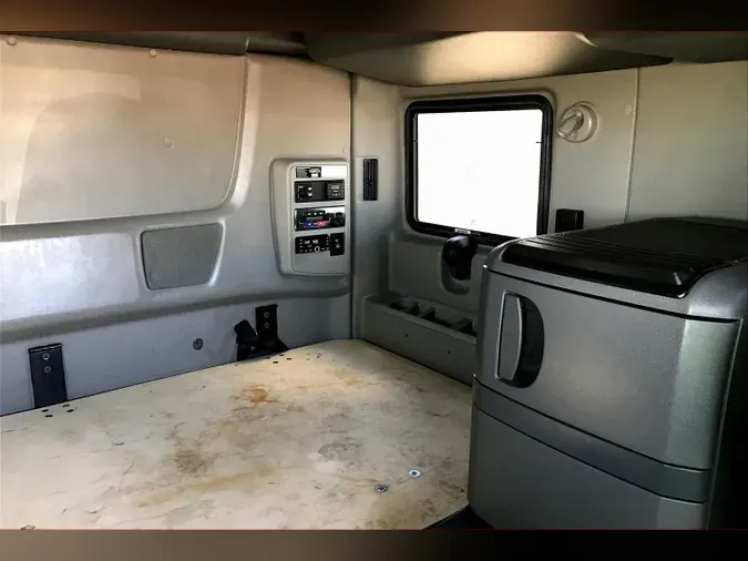 2022 INT LT625 6x4
