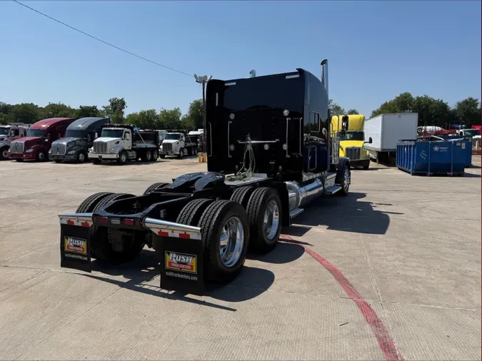 2022 Peterbilt 389