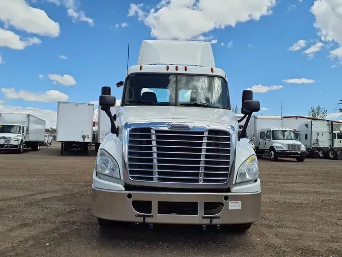 2018 FREIGHTLINER/MERCEDES CASCADIA 125