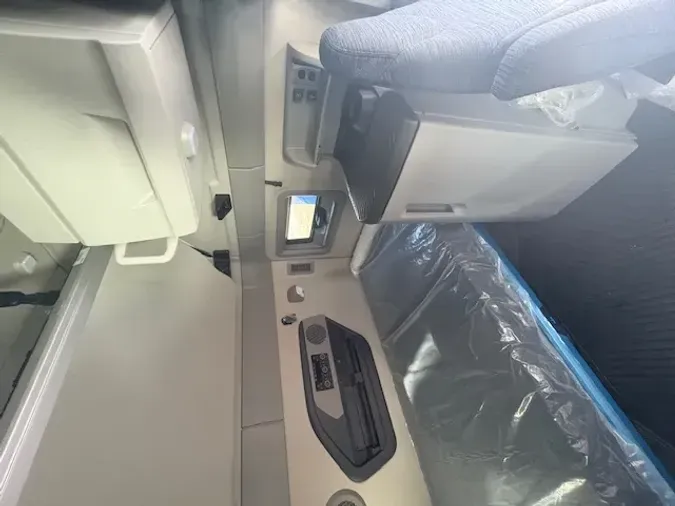 2026 VOLVO TRUCK VNL64TV04