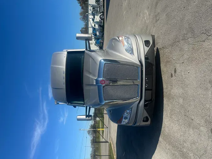 2025 Kenworth T680