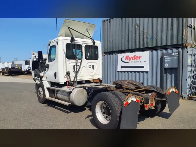 2020 FREIGHTLINER/MERCEDES CASCADIA 125d9733cd764f4b8676c0ffd3578e86d7e