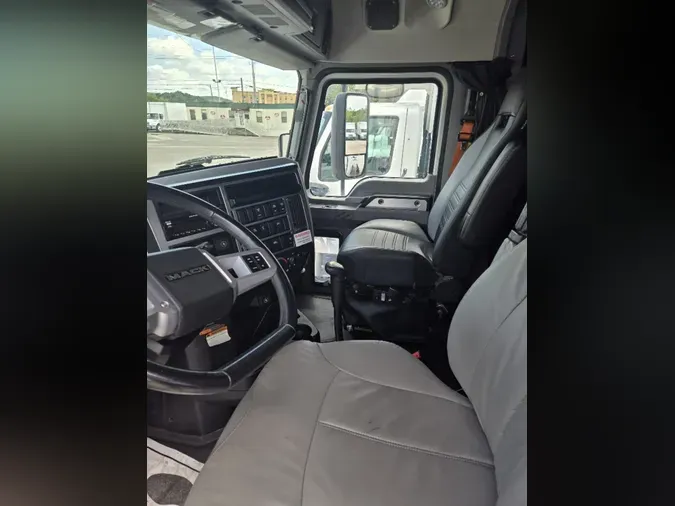 2020 MACK TRUCKS, INC. ANTHEM 64T