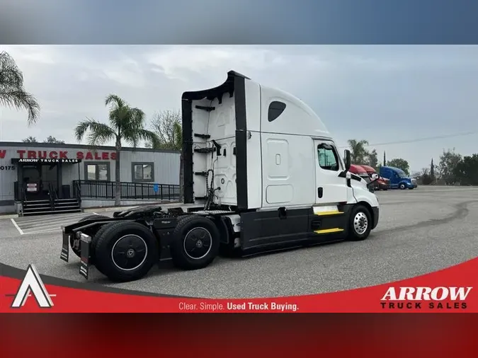 2022 FREIGHTLINER CA126