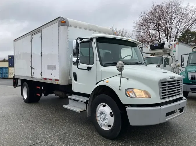 2014 FREIGHTLINER/MERCEDES M2 106