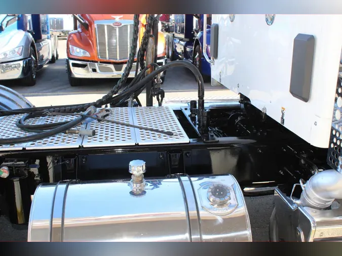 2023 Kenworth T880d97f6d905e2cf019c6276ea0de5ac2b9