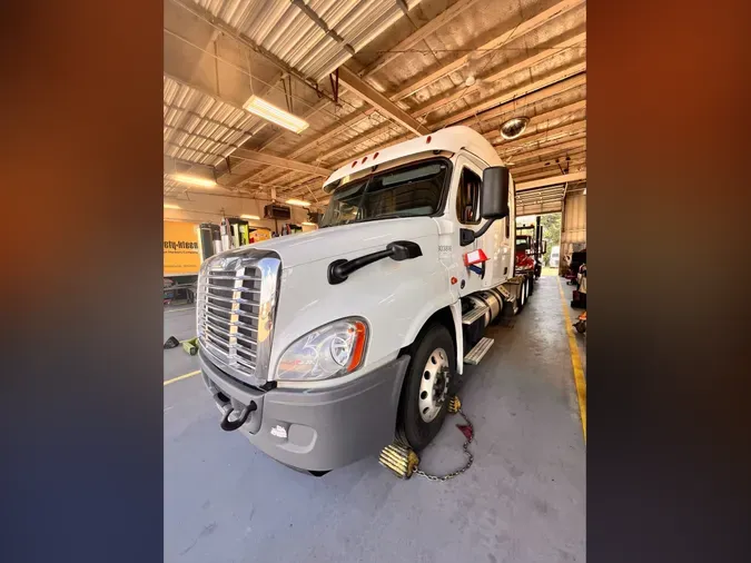 2019 FREIGHTLINER/MERCEDES CASCADIA 125