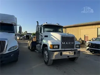 2005 MACK CHN613