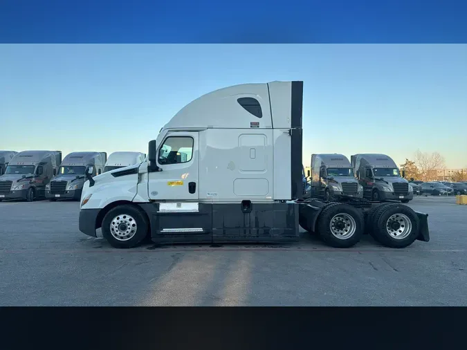 2022 Freightliner Cascadia 126