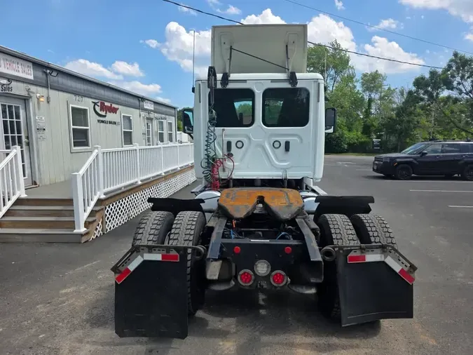 2019 FREIGHTLINER/MERCEDES CASCADIA 125d9839a7a8b91668c38c6bba07a4528e4