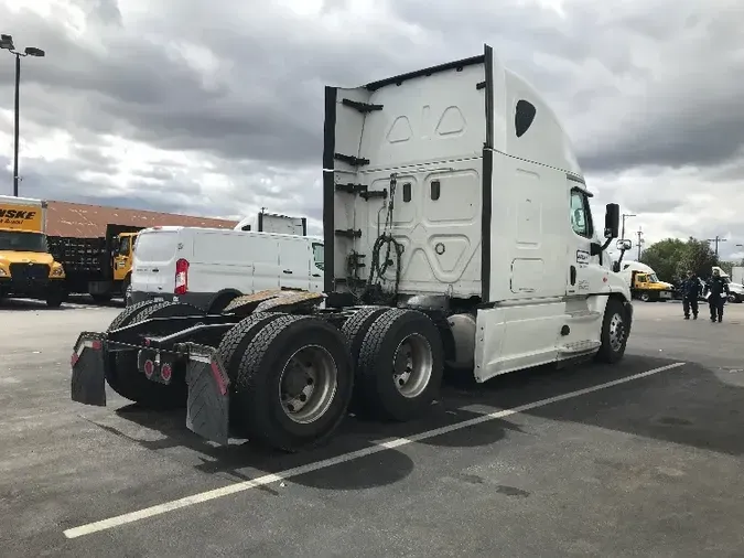 2017 FREIGHTLINER X12564ST