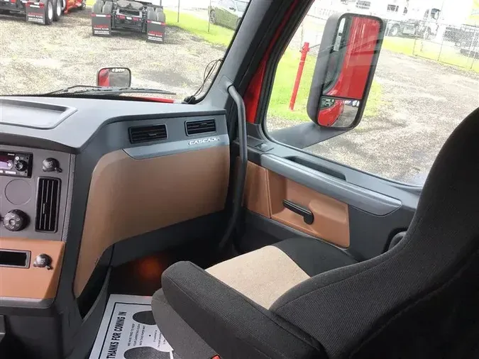 2020 FREIGHTLINER CASCADIA