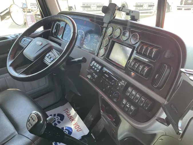 2023 Peterbilt 389