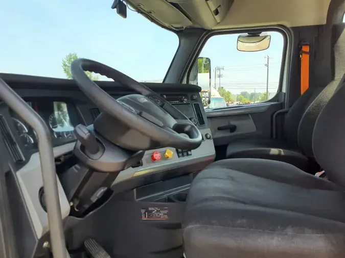 2019 FREIGHTLINER NEW CASCADIA PX12664