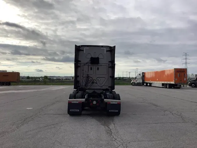 2023 Freightliner Cascadia 126
