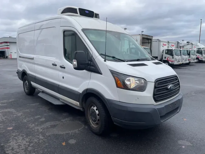 2017 FORD MOTOR COMPANY TRANSIT 250 MED ROOF