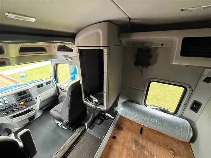 2020 PETERBILT 579