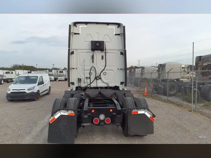 2020 FREIGHTLINER/MERCEDES CASCADIA 125