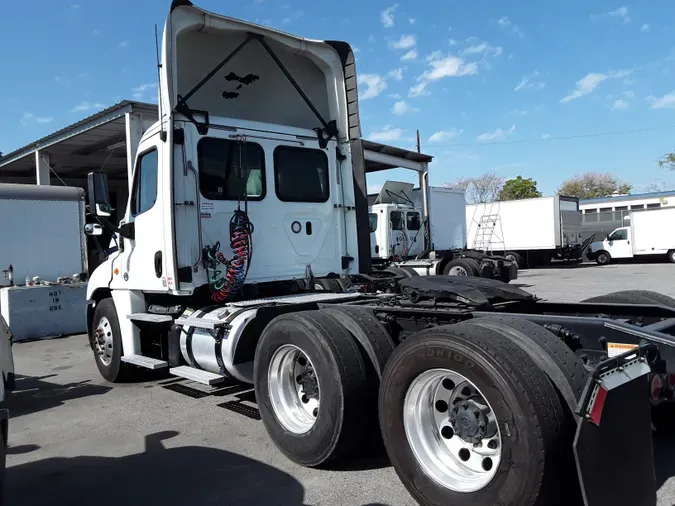 2018 FREIGHTLINER/MERCEDES CASCADIA 125