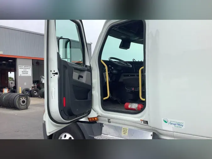 2022 Freightliner Cascadia 126