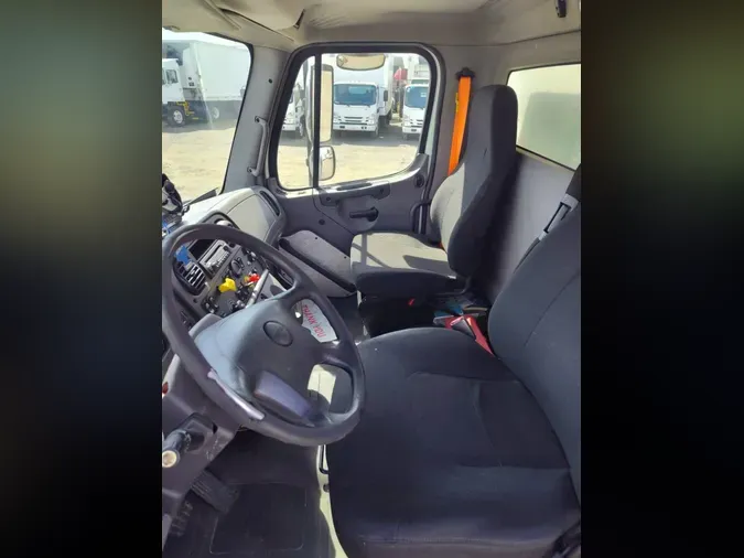 2017 FREIGHTLINER/MERCEDES M2 106