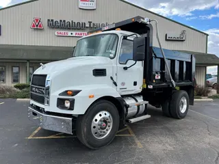 2024 Mack MD742