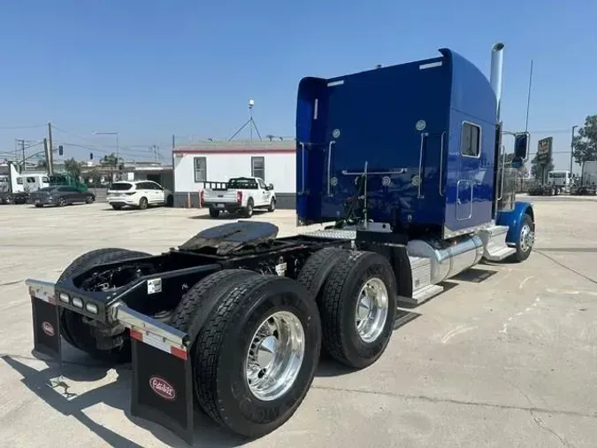 2022 Peterbilt 389