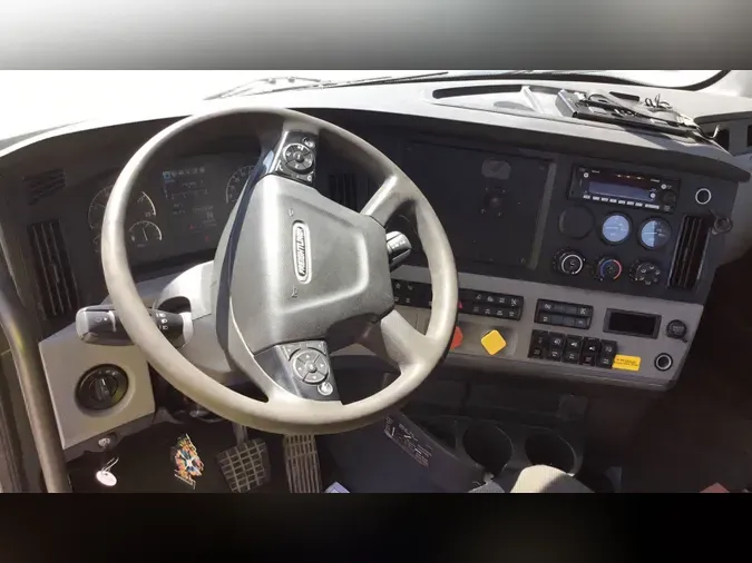 2020 Freightliner Cascadia 126