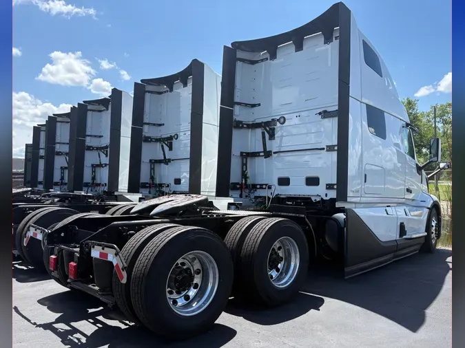2027 VOLVO TRUCK VNL64TV04d9952de69802443bab58cef61c2a93d5