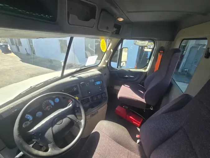 2019 FREIGHTLINER/MERCEDES CASCADIA 125
