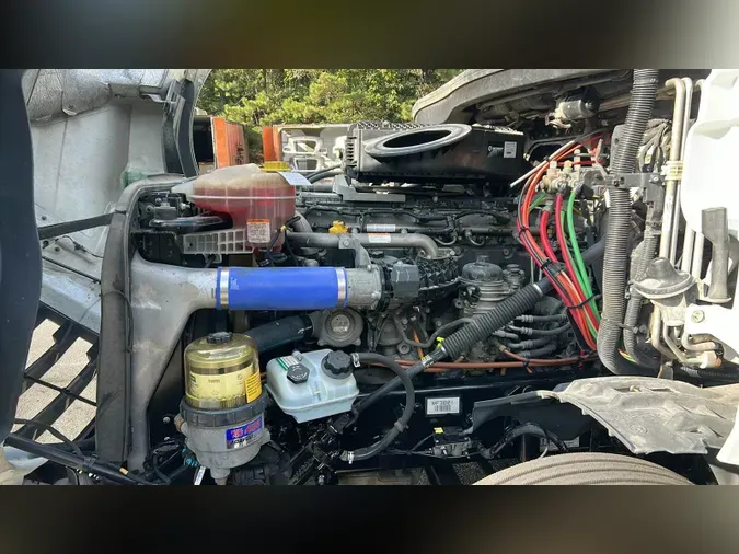 2021 Freightliner Cascadia 126
