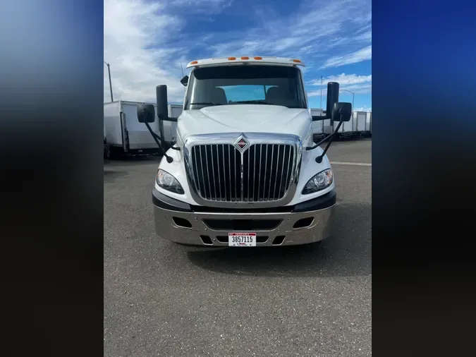 2019 NAVISTAR INTERNATIONAL RH613 DAYCAB S/A