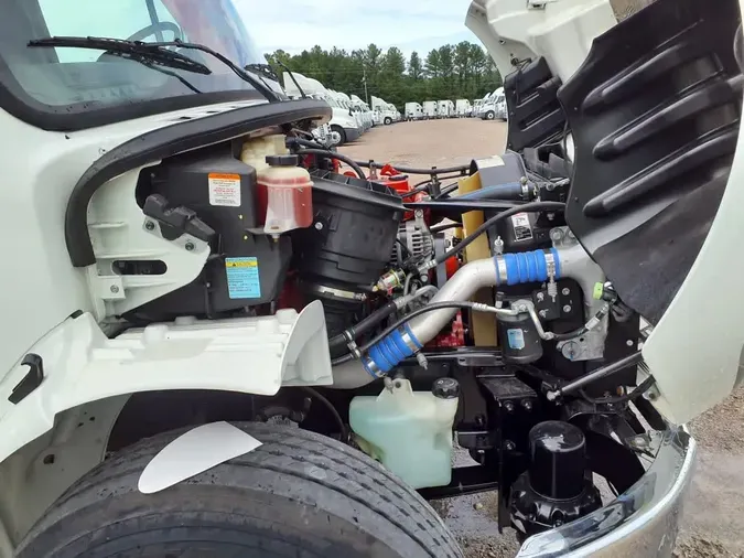 2019 FREIGHTLINER M2 106