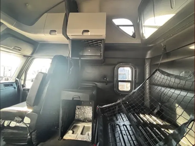 2023 Freightliner Cascadia 126