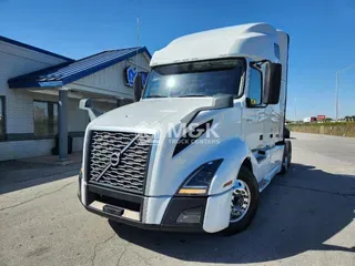 2020 VOLVO VNL64T760