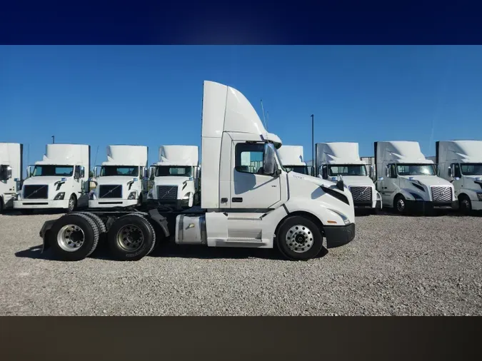 2019 Volvo VNL300