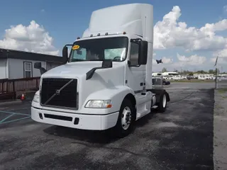 2015 Volvo VNM42TRACTOR