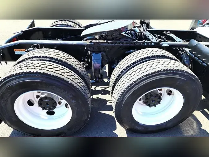 2020 FREIGHTLINER CA126