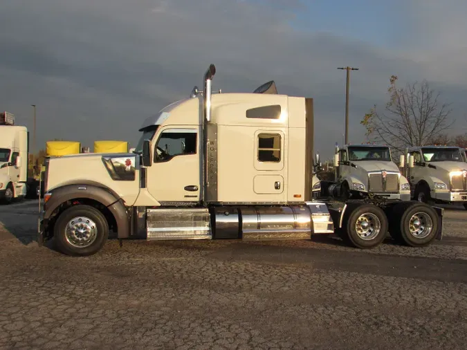 2023 Kenworth W990d9acc896bb861cf994992eb732a68a99