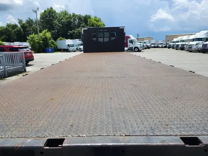 2018 FREIGHTLINER M2 106