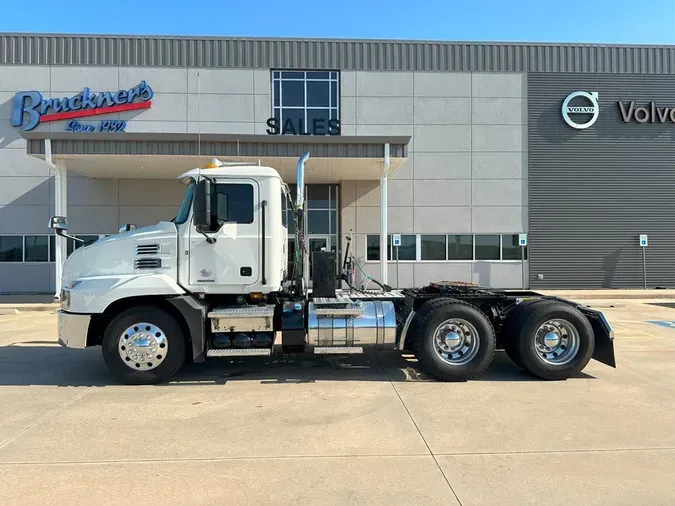 2020 MACK AN64T